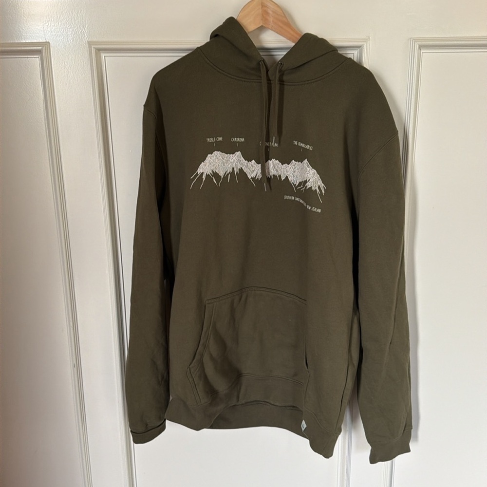 Roam New Zealand hoodie
